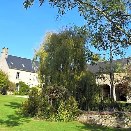 Le Manoir Des Doyens بيت للعطل بايو